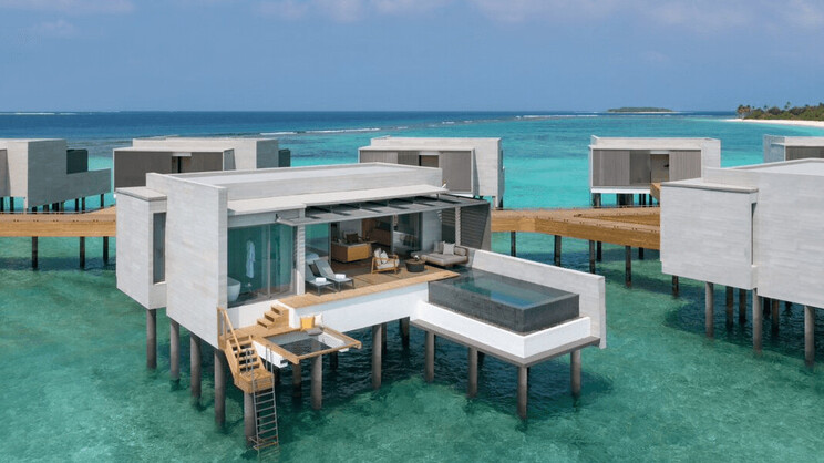 Lagoon Water Villa with Pool